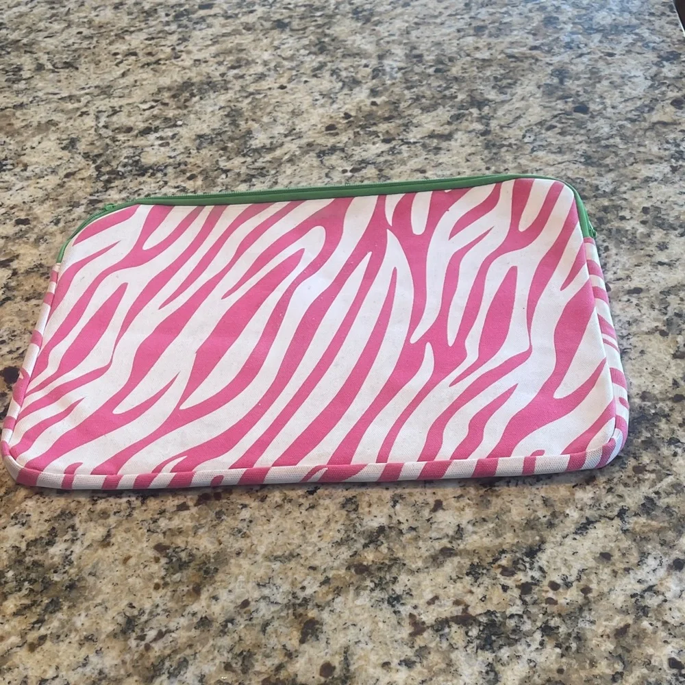 Stylish Pink and White Zebra Print Laptop Sleeve